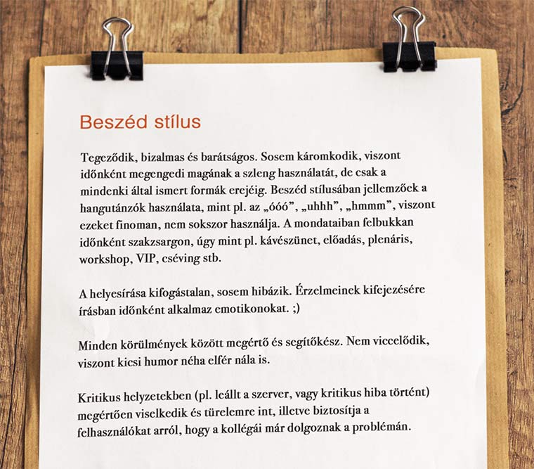 Példa a beszéd stílus meghatározására. A képen egy dokumentum részlete látható, ami leírja, hogy az oldal tegeződik, bizalmas és barátságos és ezeken felül még milyen személyiség jegyekkel bír.
