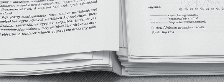 Digitalizáció és új média könyv kötése olvasás közben teljesen szétesett